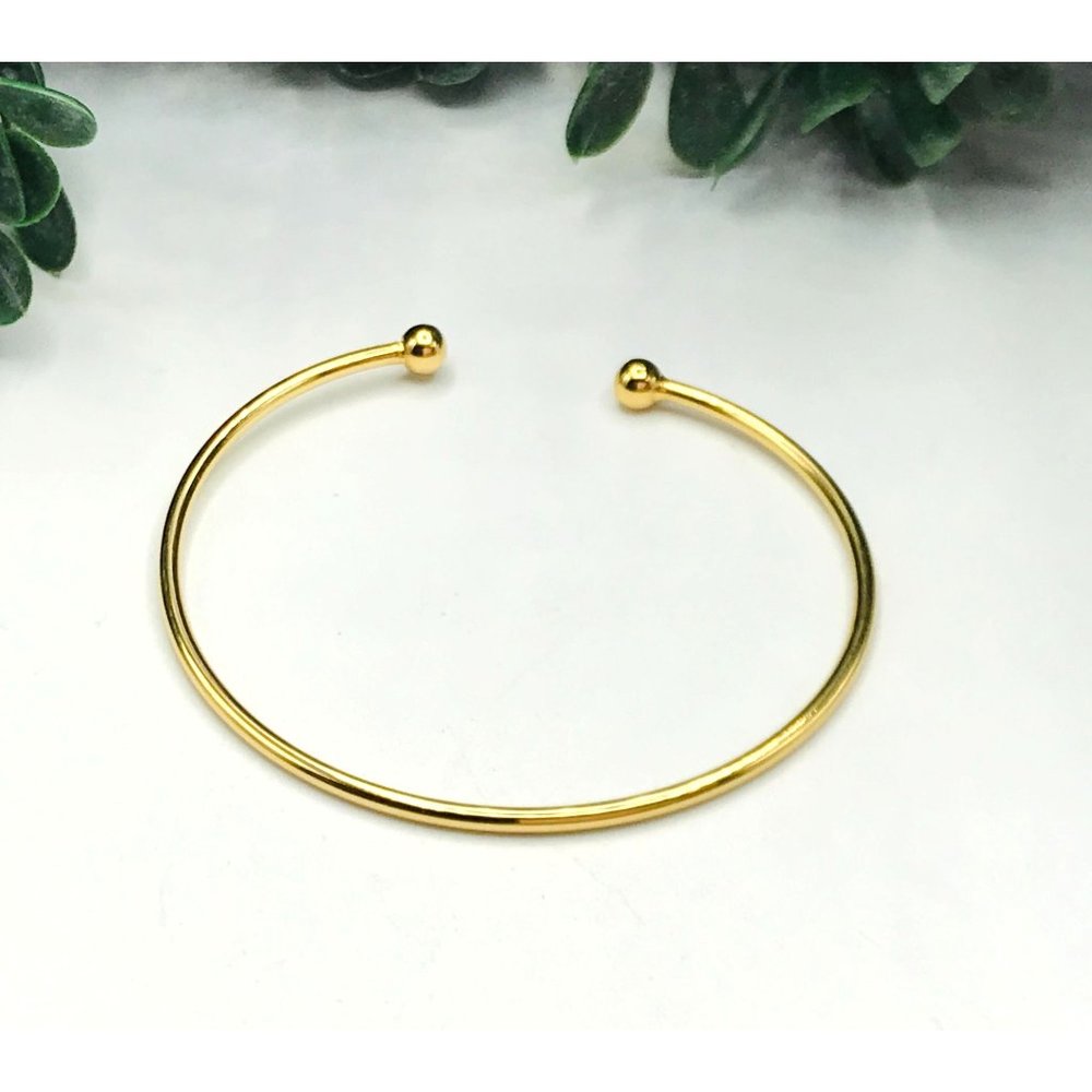 Childs bracelet gold tone bangle style 1.75" ins dia
